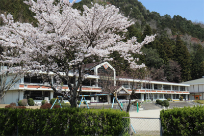 学校の写真　480*360